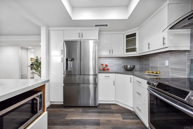 Detail Gallery Image 12 of 41 For 2168 S Coast Highway, Oceanside,  CA 92054 - 2 Beds | 2 Baths