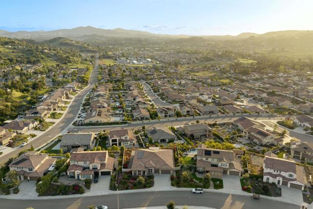 1417 Apex Place, Escondido CA: https://media.crmls.org/mediaz/47a07e56-e055-4ab2-b135-ad4fee92821b.jpg
