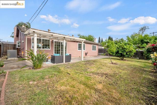 2968 Calle Del Sol Way, Rancho Cordova CA: https://media.crmls.org/mediaz/47a0a10e-b57d-463a-83a7-7187999e5a07.jpg
