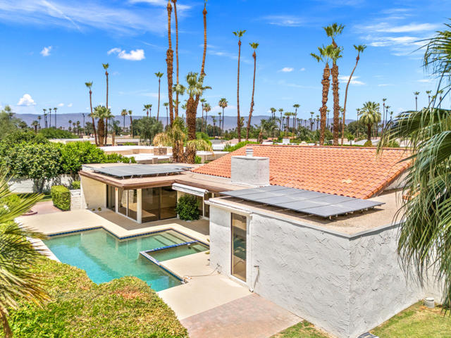 46428 War Bonnet Circle, Indian Wells CA: https://media.crmls.org/mediaz/47a1c16e-09a3-4e87-be47-d385cdbc4639.jpg