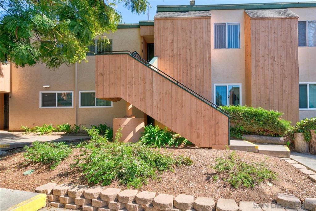 8741 Lake Murray Blvd #11
