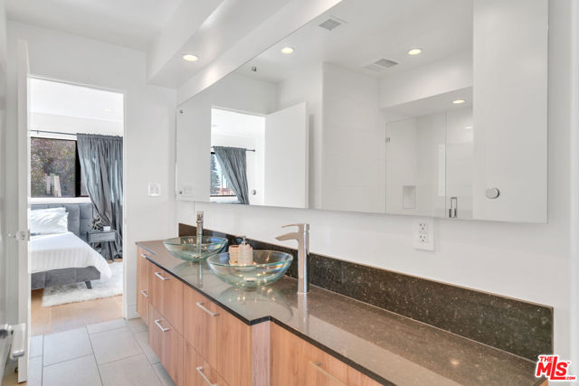1447 1/4 N Martel Avenue, Los Angeles CA: https://media.crmls.org/mediaz/47a24eaa-d52f-41c9-a179-b69ad922cf2e.jpg