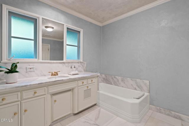 1010 Stoneridge Drive, Pasadena CA: https://media.crmls.org/mediaz/47a2528b-49fa-4bf2-bfe2-9b73bcee0115.jpg