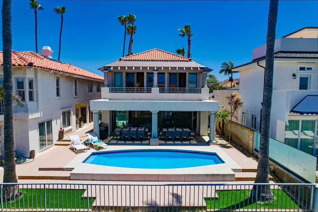 8 Buccaneer Way