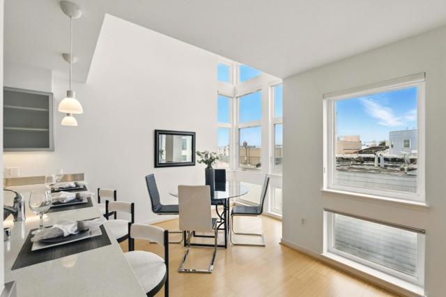 3208 Pierce Street, San Francisco CA: https://media.crmls.org/mediaz/47a3071d-047b-42a1-abb3-ddf50b5ece0c.jpg
