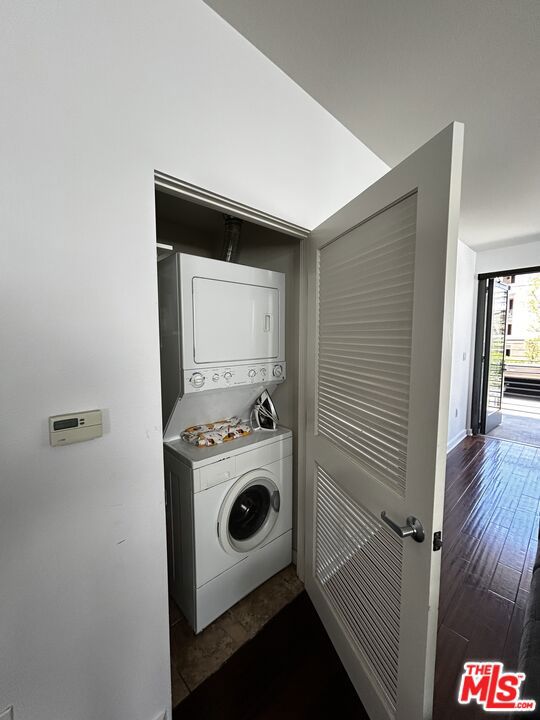 13045 Pacific, Los Angeles CA: https://media.crmls.org/mediaz/47a3f4f4-0f2c-47a5-9392-121abd18e700.jpg