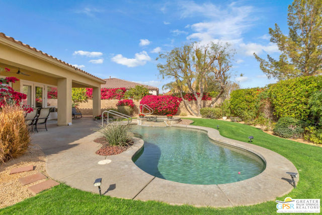 41728 Via Treviso, Palm Desert CA: https://media.crmls.org/mediaz/47a3fced-72b7-4b8e-b15b-243893ff1014.jpg