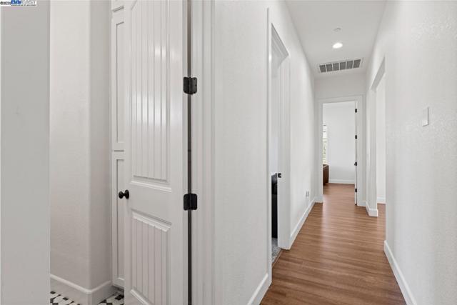 Image 33 of 47 For 1761 Springvale Rd