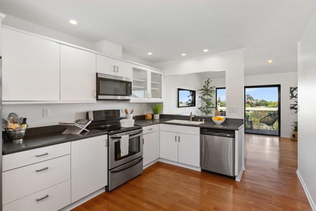 6635 Caminito Scioto, La Jolla CA: https://media.crmls.org/mediaz/47a49e46-297e-4d63-ab69-1dc116832599.jpg