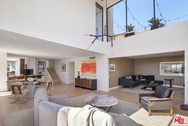 1033 Carol Drive, West Hollywood CA: https://media.crmls.org/mediaz/47a4feed-cf43-4fb2-b86a-8e1d33d05690.jpg