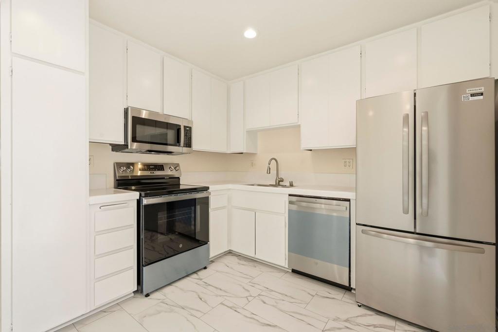 9289 Village Glen Dr. - photo 5