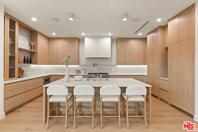 11746 La Maida Street, Valley Village CA: https://media.crmls.org/mediaz/47a649ee-5e75-461b-9bfa-c3f795d8af43.jpg