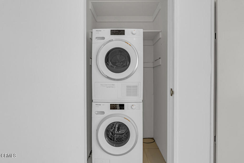 https://media.crmls.org/mediaz/47a72344-6d99-4163-904a-35324dce2a8c.jpg?preset=X-Large