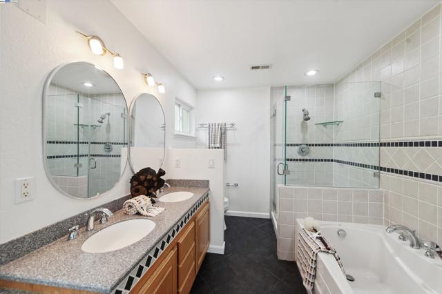 8658 Fenwick Way, Dublin CA: https://media.crmls.org/mediaz/47a8d5e1-0a7b-4556-ad49-6a70e06eca0c.jpg