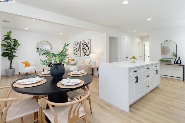 40186 Barbara St, Fremont CA: https://media.crmls.org/mediaz/47a917c7-bbe1-457d-a855-eb339537b391.jpg