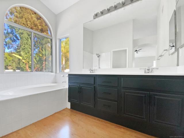 1442 Calle Goya, Oceanside CA: https://media.crmls.org/mediaz/47a92e17-f702-415e-bcd0-afac9e597974.jpg