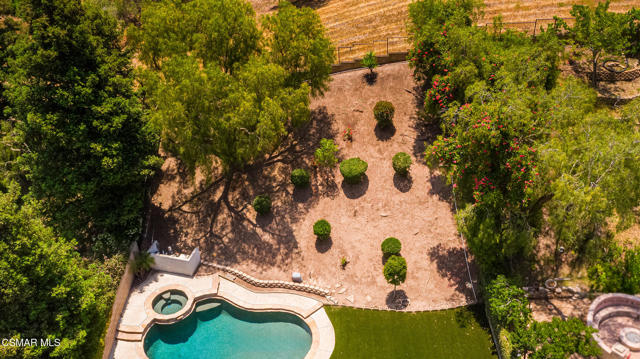 11554 Chestnut Ridge Street, Moorpark CA: https://media.crmls.org/mediaz/47a9cc3f-2db1-491d-851d-fe4e75162b01.jpg
