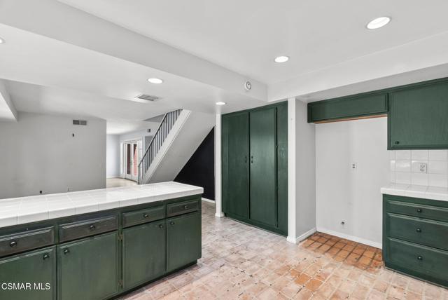 4411 Regents Court, Westlake Village CA: https://media.crmls.org/mediaz/47aa492a-90ed-48fe-9e2b-3857458926a2.jpg