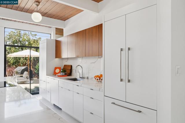 206 Santa Fe Dr, Walnut Creek CA: https://media.crmls.org/mediaz/47aae4a8-cb99-406c-aae6-0922f3eece90.jpg