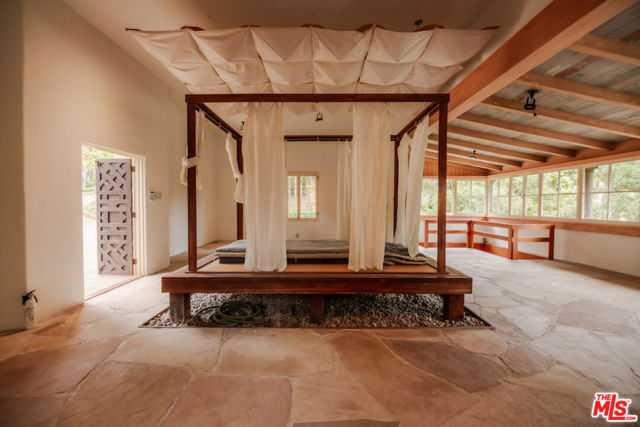 405 Toro Canyon Road, Carpinteria CA: https://media.crmls.org/mediaz/47aaff82-611f-4867-8b8b-ca0e9aaa242c.jpg
