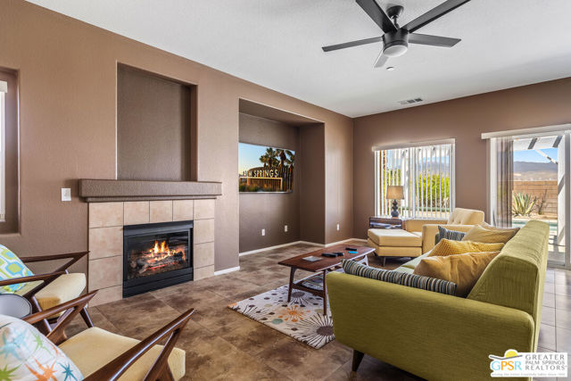 1238 Vista Sol, Palm Springs CA: https://media.crmls.org/mediaz/47ab7897-dfbc-4752-972a-74ac32d8323b.jpg