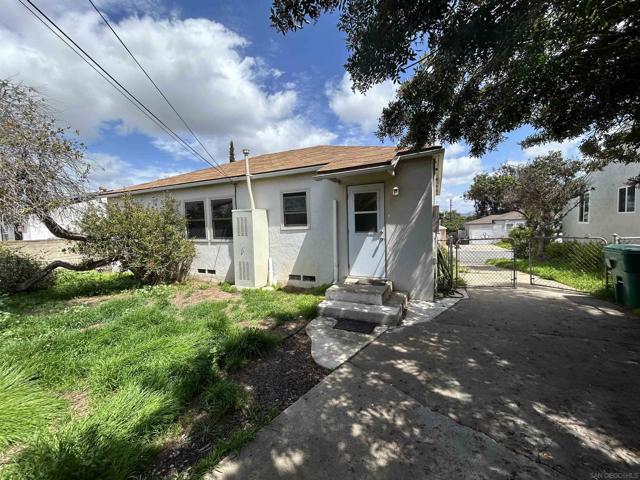 4352 Athens St, San Diego CA: https://media.crmls.org/mediaz/47ac3449-b29d-4559-b3e8-7b55d7e91a44.jpg