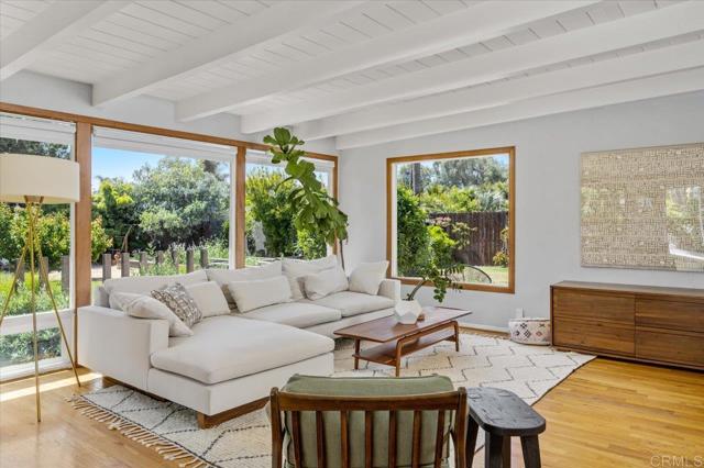 Detail Gallery Image 13 of 36 For 2029 S Horne St, Oceanside,  CA 92054 - 2 Beds | 2 Baths