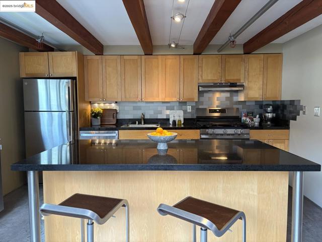 701 Pennsylvania AVE, San Francisco CA: https://media.crmls.org/mediaz/47aceb1e-8a95-49b8-ac78-fd9aadbe4438.jpg