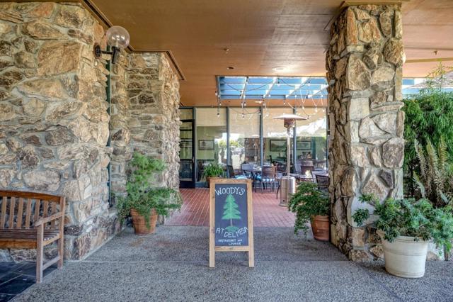 143 Del Mesa Carmel, Carmel CA: https://media.crmls.org/mediaz/47ad9056-b967-40e3-bff6-59d9f72c28a6.jpg