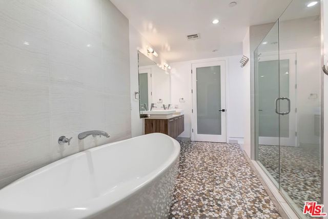 225 South Hamilton Drive, 106 photo 25
