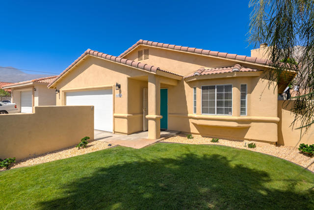 53215 Avenida Alvarado, La Quinta CA: https://media.crmls.org/mediaz/47af1ac5-7233-49cd-b4c3-a371a7c34cfd.jpg