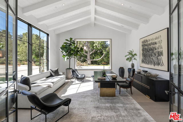 5376 Round Meadow Road photo 4