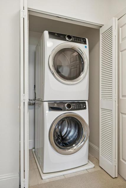 Image 21 of 32 For 530 El Camino Real  306