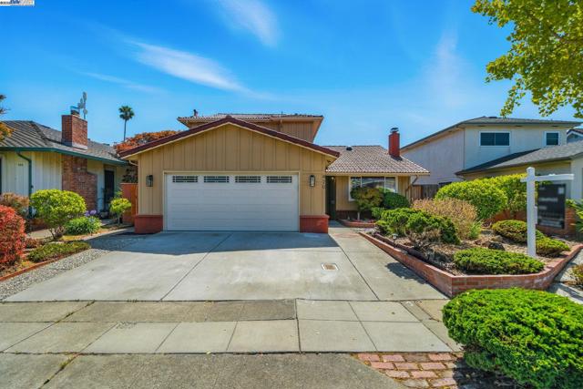 420 Camden Rd, Alameda CA: https://media.crmls.org/mediaz/47b14f7d-de38-4bfb-af0e-29497c2c9093.jpg