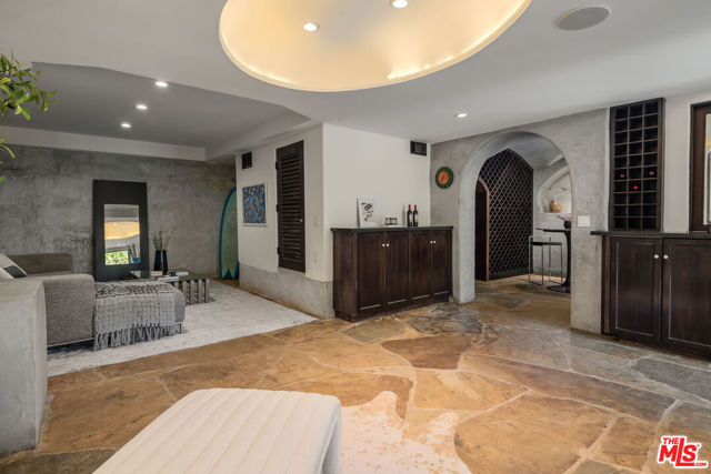 2444 Lyric Avenue, Los Angeles CA: https://media.crmls.org/mediaz/47b18854-1040-4e80-b8b2-bd0cbc96b5b4.jpg