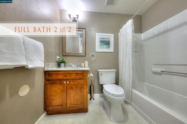 310 Boatswain Ct, Hercules CA: https://media.crmls.org/mediaz/47b1bd7d-ab76-4c72-9839-cb09d6587d9e.jpg