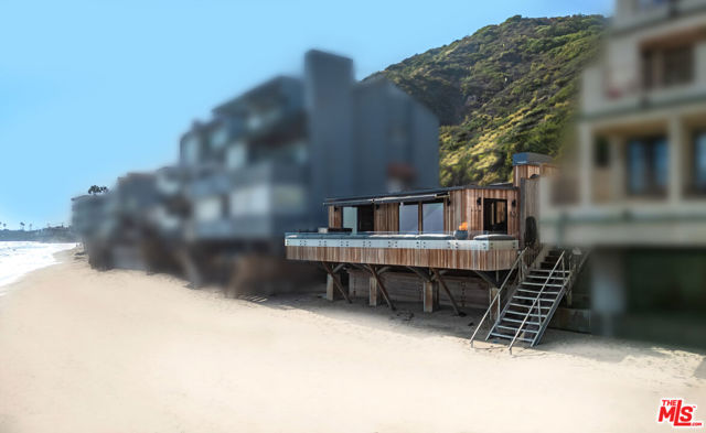 20762 Pacific Coast Highway, Malibu CA: https://media.crmls.org/mediaz/47b1c4cd-44b7-4aa7-849a-832f94aa6194.jpg