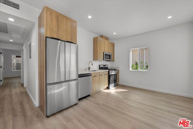 416 S Avenue 56, Los Angeles CA: https://media.crmls.org/mediaz/47b21c0e-0918-4049-ba21-b32683a60464.jpg