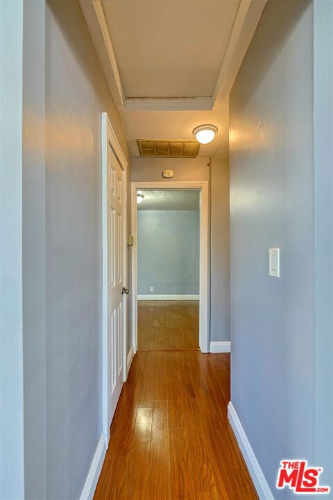 512 East Tujunga Avenue photo 13