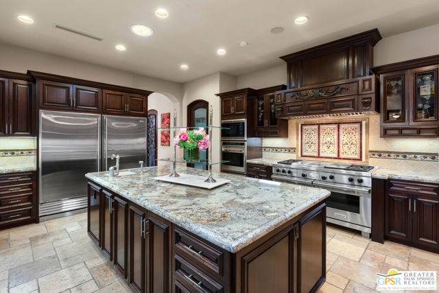 3 Coronado Court, Rancho Mirage CA: https://media.crmls.org/mediaz/47b286bc-6f08-4de4-803e-4427e5c4e48e.jpg