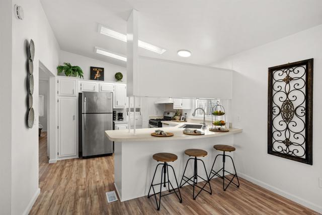8620 Atlas View Drive, Santee CA: https://media.crmls.org/mediaz/47b350fe-cf08-4dd8-8269-57f3e766d4e2.jpg