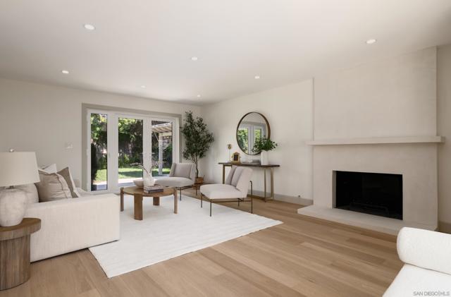 8965 Cliffridge Ave, La Jolla CA: https://media.crmls.org/mediaz/47b3a479-4a45-4862-a48a-f22f16cb42f8.jpg