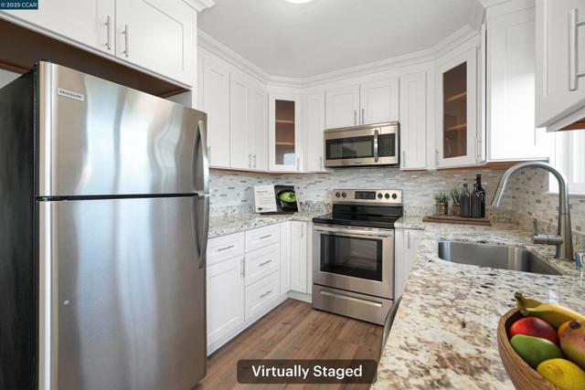 3712 Willow Pass Rd, Concord CA: https://media.crmls.org/mediaz/47b3d66f-572e-4c5d-87e9-b049c8488a96.jpg