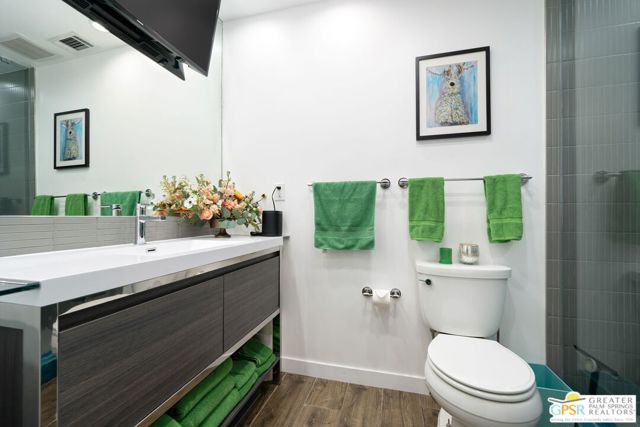 1861 S Palm Canyon Drive, Palm Springs CA: https://media.crmls.org/mediaz/47b4121e-5e64-481d-a8b6-61a910ae790c.jpg