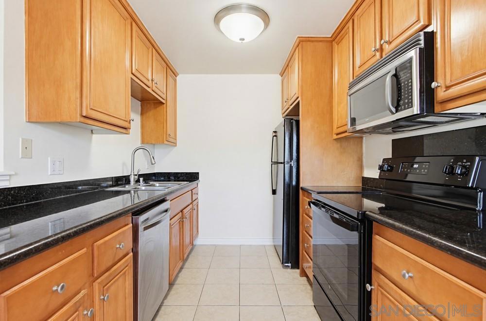 9939 Erma Rd - photo 16