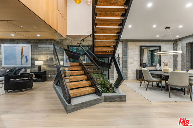 1011 Georgina Avenue, Santa Monica CA: https://media.crmls.org/mediaz/47b4acde-e619-48fa-8cb4-0f59545aa613.jpg