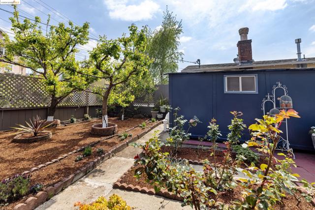 2557 Damuth St, Oakland, California 94602, 2 Bedrooms Bedrooms, ,1 BathroomBathrooms,Single Family Residence,For Sale,Damuth St,41056797