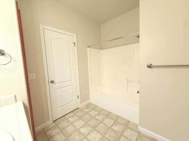 18472 Kentwood Place, Hidden Valley Lake CA: https://media.crmls.org/mediaz/47b4f958-816a-4be0-9bde-1e936a5ecd63.jpg