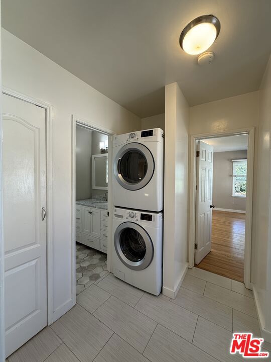 11293 Brookhaven Avenue, Los Angeles CA: https://media.crmls.org/mediaz/47b5632e-5377-41c7-b35d-6ae12837e0af.jpg