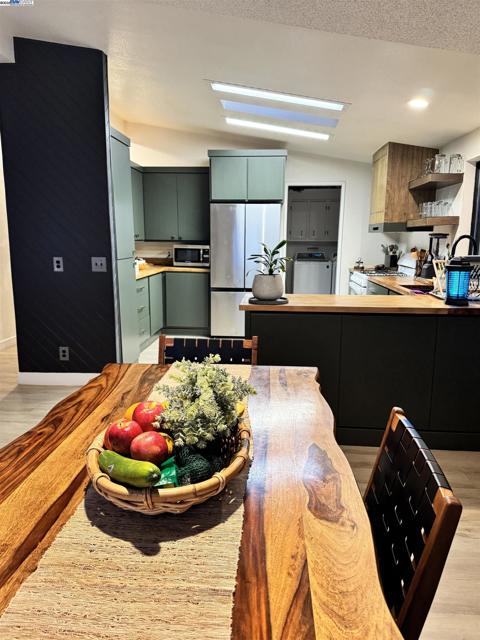 14 Blue Teal Ct, Lodi CA: https://media.crmls.org/mediaz/47b56bf2-eb94-462f-97df-17ec494876a9.jpg